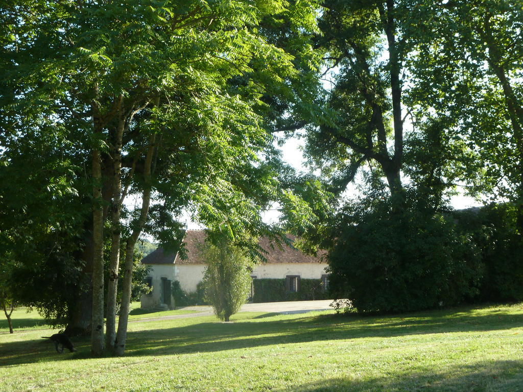 Le Claveau Paulnay Exterior foto